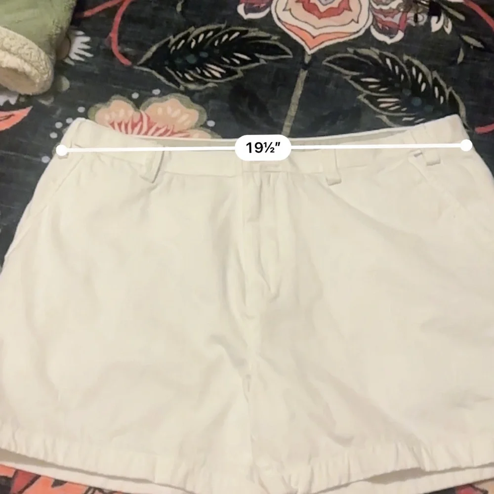 4/$20 💫 Banana Republic White Flat Front Chino Shorts Size 40 Classic Chino